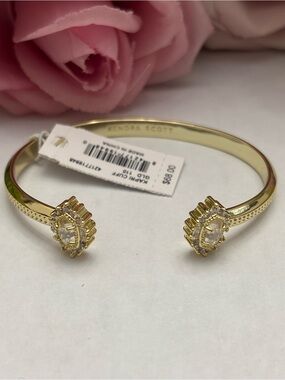NWT Kendra Scott Kapri Cuff Bracelet in gold Crystals.